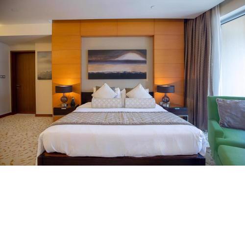 FAHH - Posh and Chic Studio at Address Dubai Mall