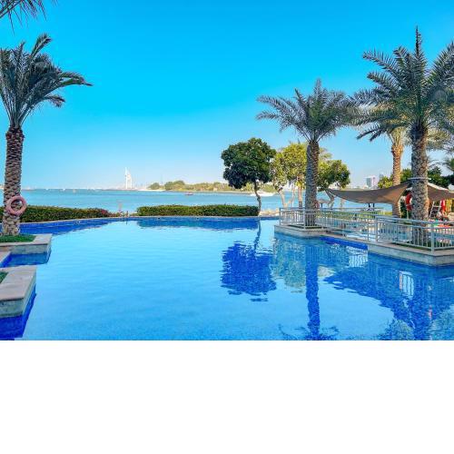 FAM Living - Al Hatimi Shoreline - Beachfront Getaway in Dubai