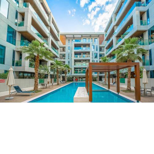 FAM Living City Walk - Opposite City Walk Mall - 2A