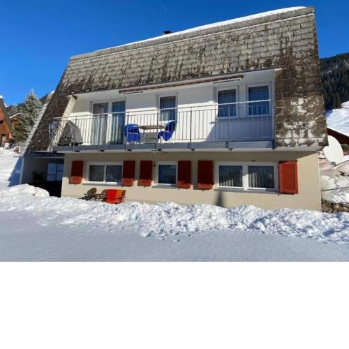 Familienfreundliche Ferienwohnung mit toller Aussicht Haus Reanchme, 1 OG