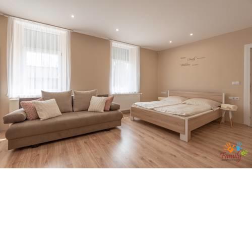 Family Apartmanház