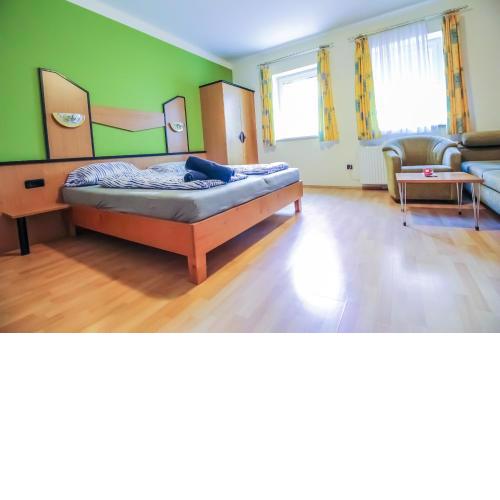 Family apartment next to Hütteldorfer Straße U3