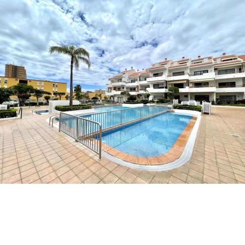 Family apartment, Wifi, shared pool in Los Cristianos