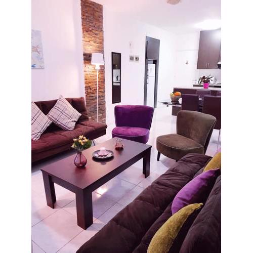 Family Comfort 2 bdrm Apts near the Sea