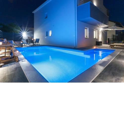 Family friendly apartments with a swimming pool Kastel Kambelovac (Kastela) - 16162