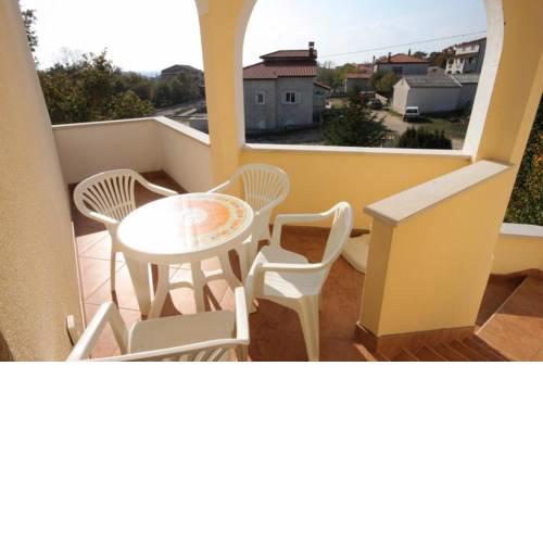 Family friendly apartments with a swimming pool Manjadvorci (Marcana) - 2209
