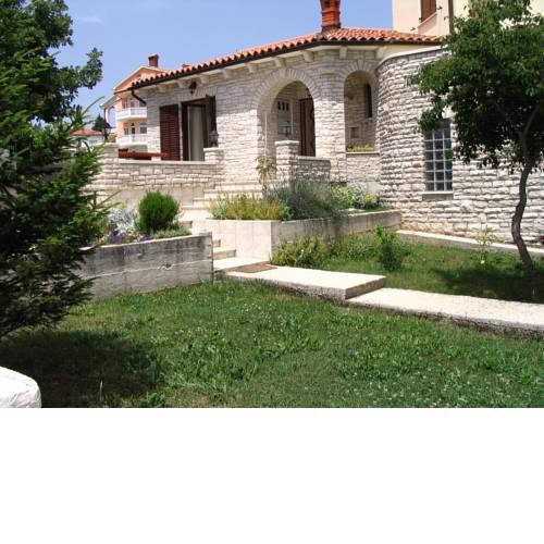 Family friendly apartments with a swimming pool Manjadvorci (Marcana) - 2301