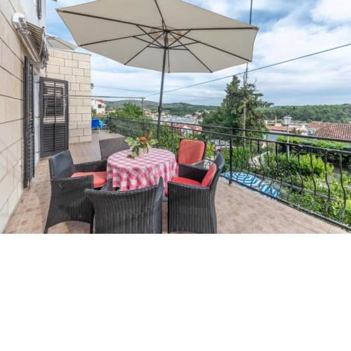 Family friendly apartments with a swimming pool Milna (Brac) - 18051