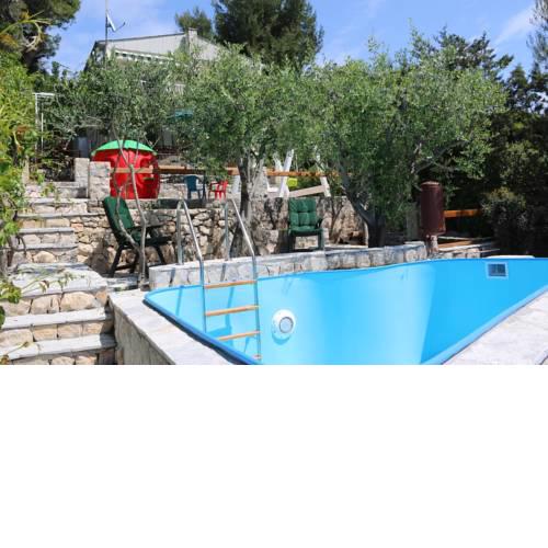 Family friendly apartments with a swimming pool Okrug Donji (Ciovo) - 8072