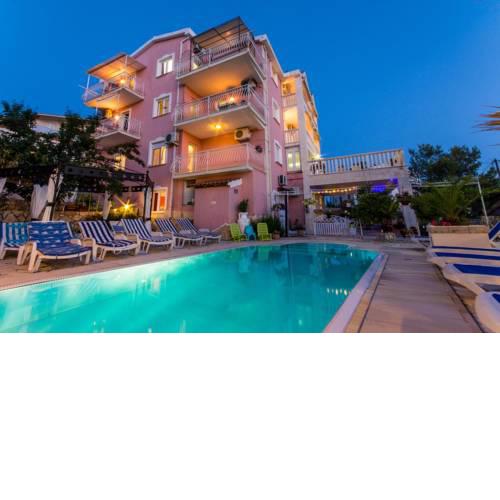 Family friendly apartments with a swimming pool Okrug Gornji (Ciovo) - 16893