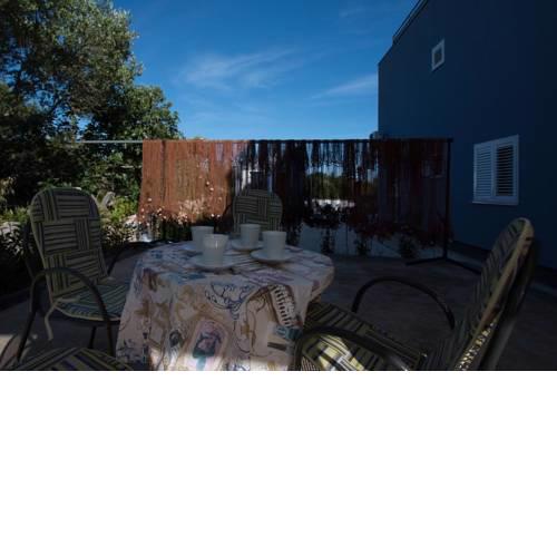 Family friendly apartments with a swimming pool Verunic (Dugi otok) - 14286