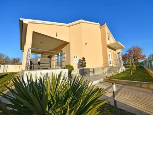 Family friendly house with a parking space Galovac (Zadar) - 17912