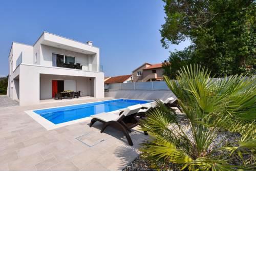 Family friendly house with a swimming pool Bibinje (Zadar) - 17020