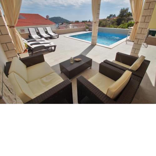 Family friendly house with a swimming pool Brna (Korcula) - 13943