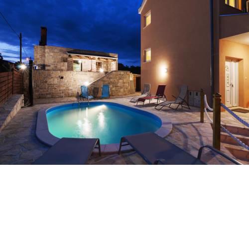 Family friendly house with a swimming pool Maslenica (Novigrad) - 13770