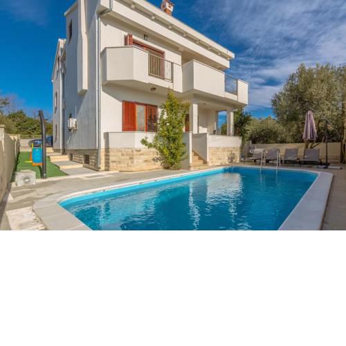 Family friendly house with a swimming pool Sveti Filip i Jakov (Biograd) - 15775