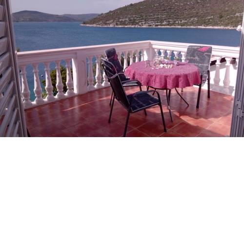 Family friendly seaside apartments Drvenik Veliki (Drvenik) - 11832