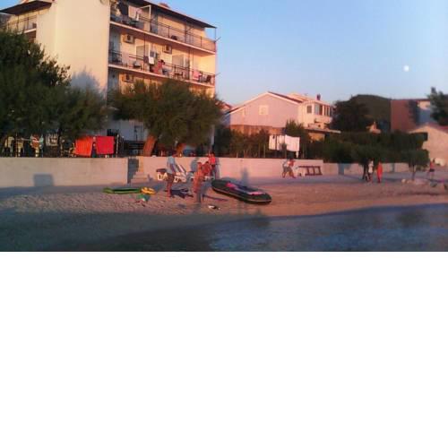 Family friendly seaside apartments Podstrana (Split) - 13725