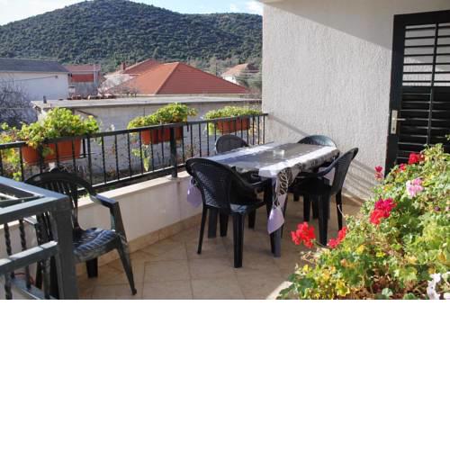 Family friendly seaside apartments Vinisce (Trogir) - 5946