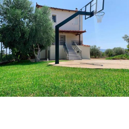 Family-friendly vacation house in Eretria, Evia