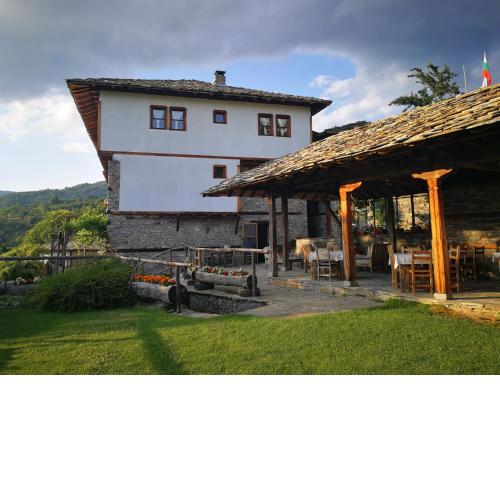 Family Hotel Byalata Kashta