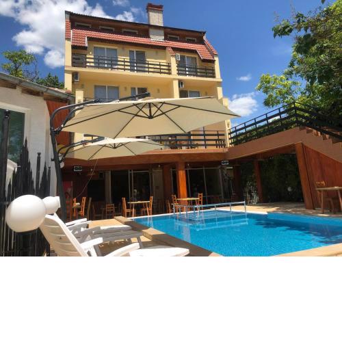 Family Hotel Central