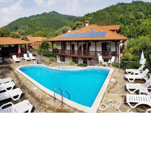 Family Hotel Chiflik Hills