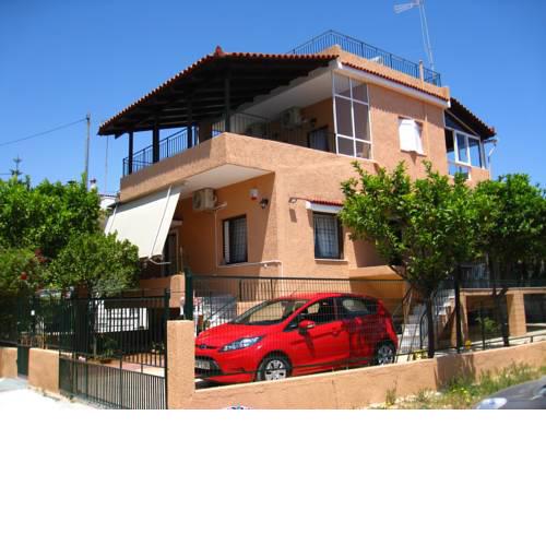 Family House in Loutsa