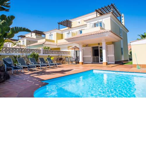 Family Villa "Garden" with Private Pool, BBQ & Free Wifi by Holidays Home