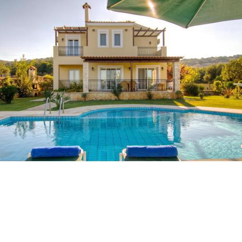 Family Villa Gerani Daphni with Children's Pool and Bqq Area!