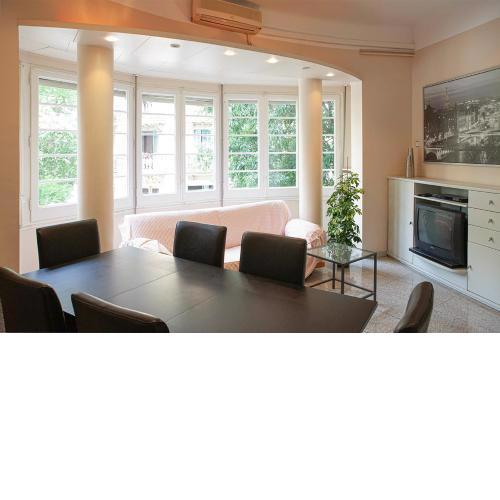 Family&Business Apartment Paral.lel