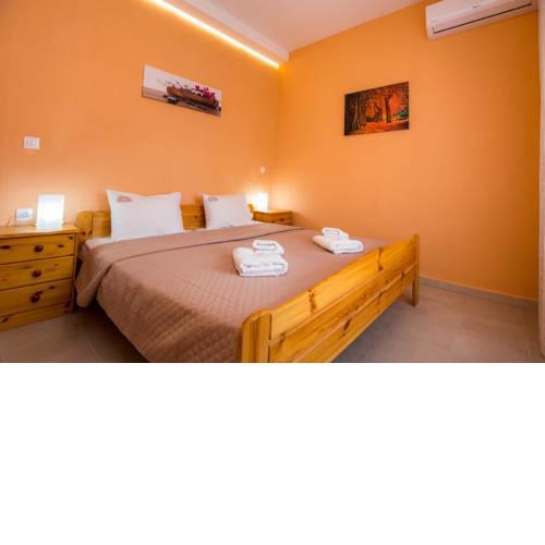 Fanoula1: Central apartment with private parking