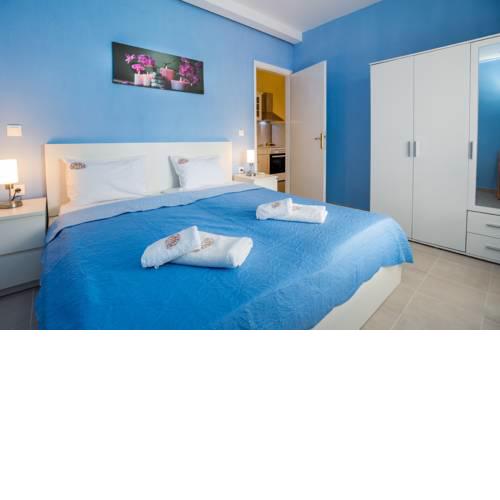Fanoula2: Central apartment with private parking