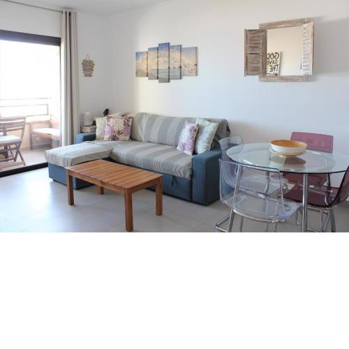 Fantastic 2 bd sea views apartment