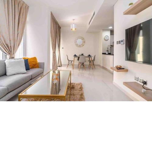 Fantastic 3BR Villa - Albizia Damac Hills 2
