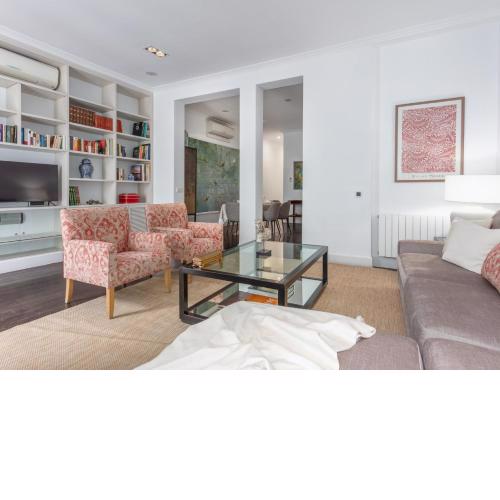 Fantastic apartment for 4 near Gran Via Valverde I