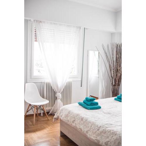 Fantastic, artistic, modern & central apartment