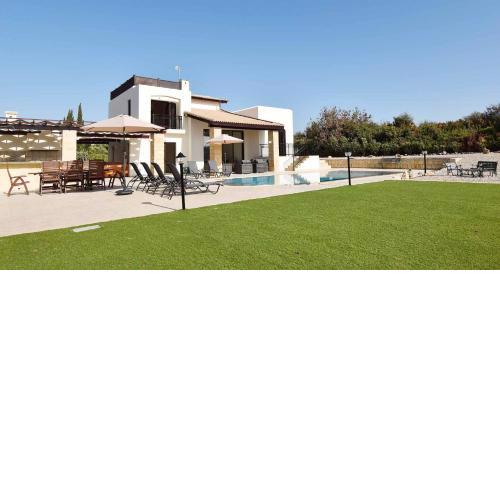 Fantastic golf view Villa Inia 26 on Aphrodite Hills Resort, within walking distance to resort centre