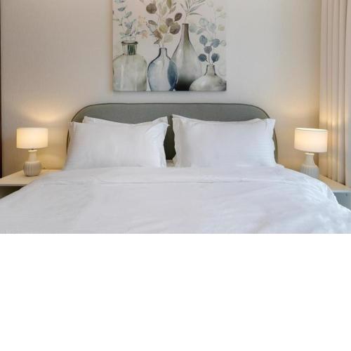 Fantastic one bedroom apartment with Burj-Khalifa view