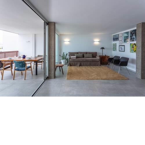 Fantastic renovated Flat with city view terrace