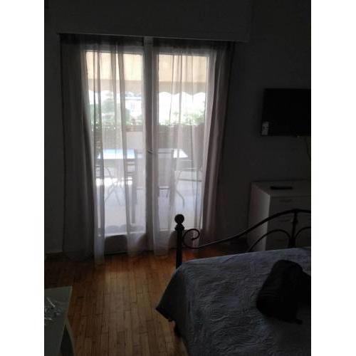 FANTASTIC STUDIO PENTHOUSE NEXT TO METRO