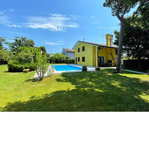 Fantastic Villa with pool for 5 people on the island of Albarella