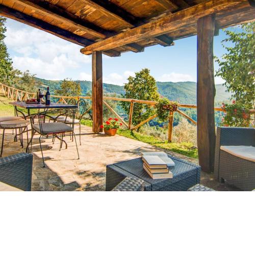 Farmhouse in Monte Santa Maria Tiberina with garden