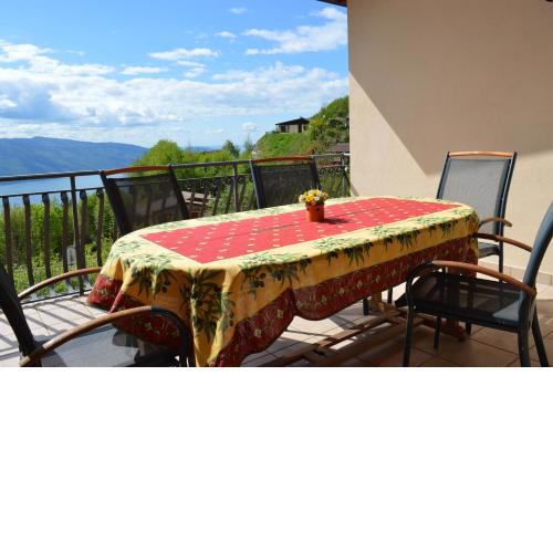 Ferienhaus Alberto - privater Garten und Seesicht