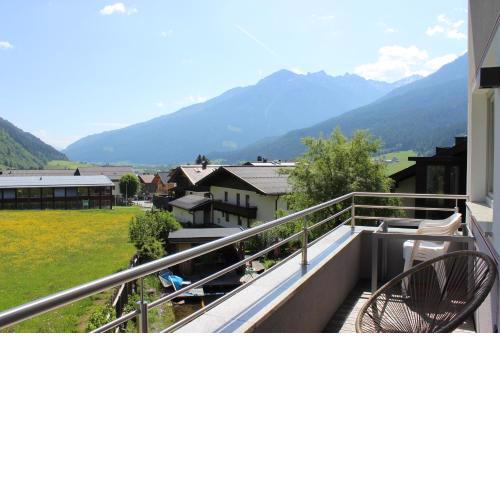 Ferienhaus Bergauf with Hot Tube