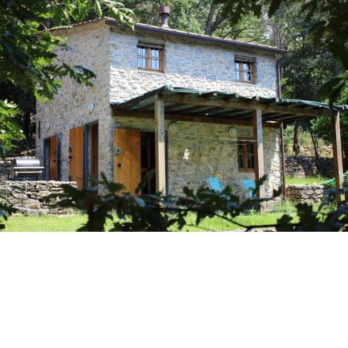 Ferienhaus in Ameglia mit Garten, Grill und Pool