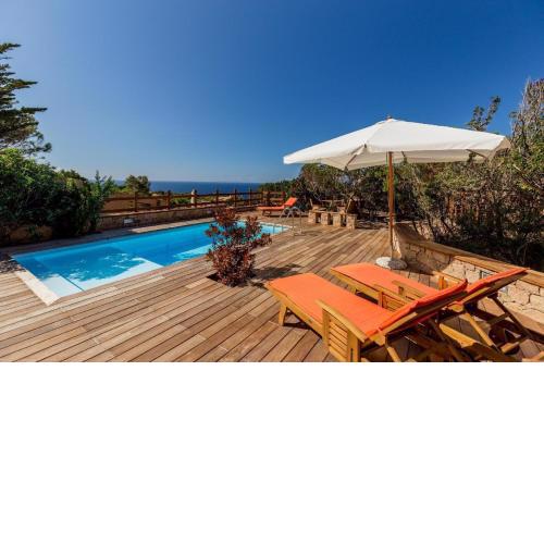 Ferienhaus in Costa Paradiso mit Kleinem Garten
