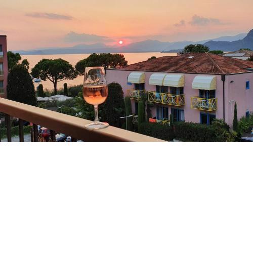 Ferienwohnung mit Seeblick & privatem Strand