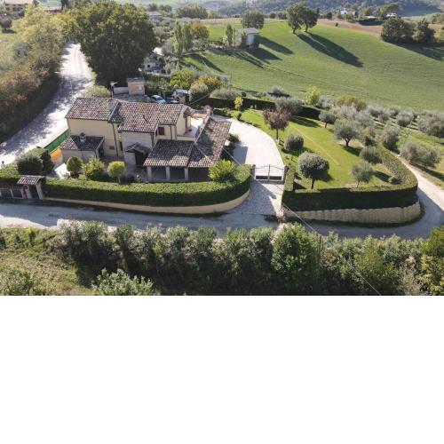 [FERMO - COUNTRY VILLA] 800mq Private Garden