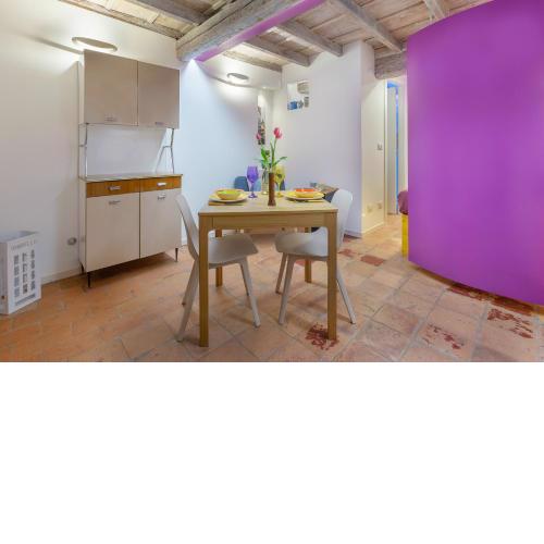 Ferrara Mignon Lilac House